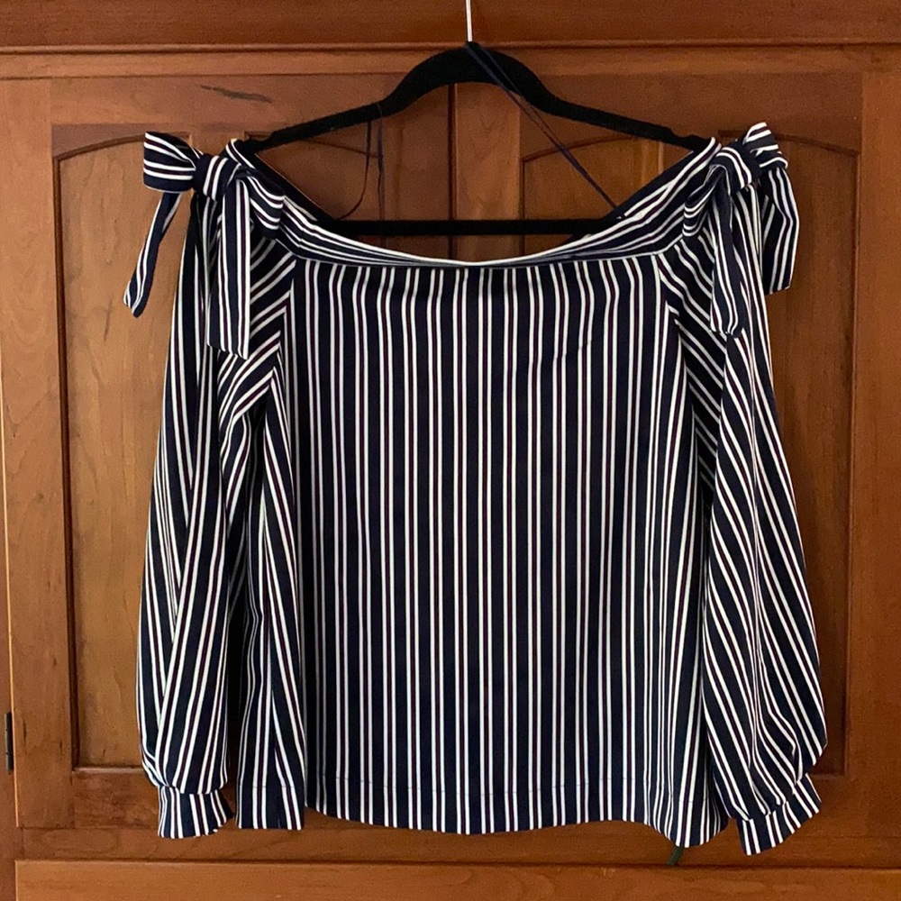 NWOT Banana Republic top